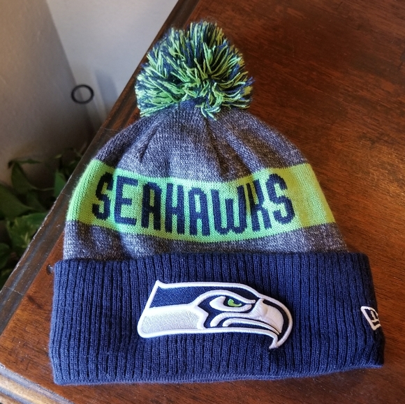 Sea Hawks hat with Pom pom - Picture 3 of 4